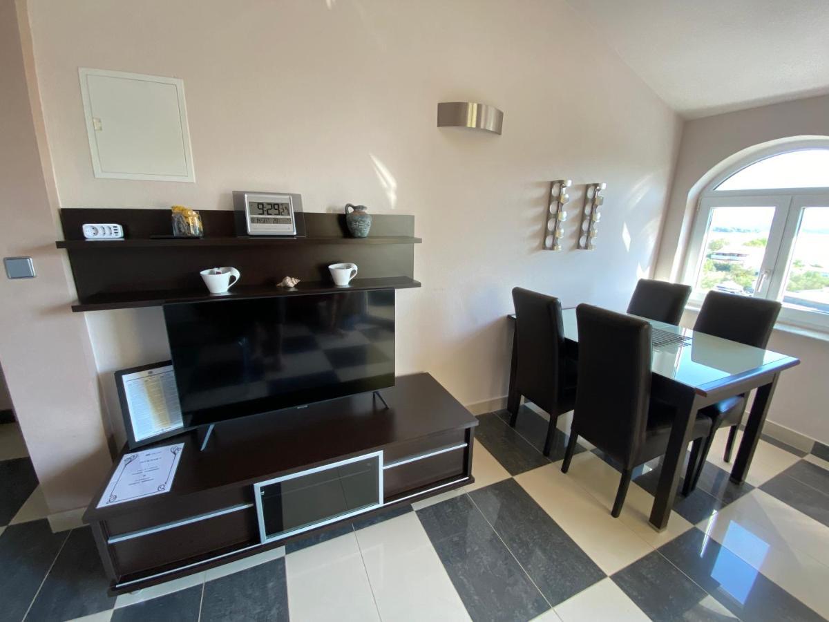 Apartments Villa Lora Kraj  Eksteriør billede