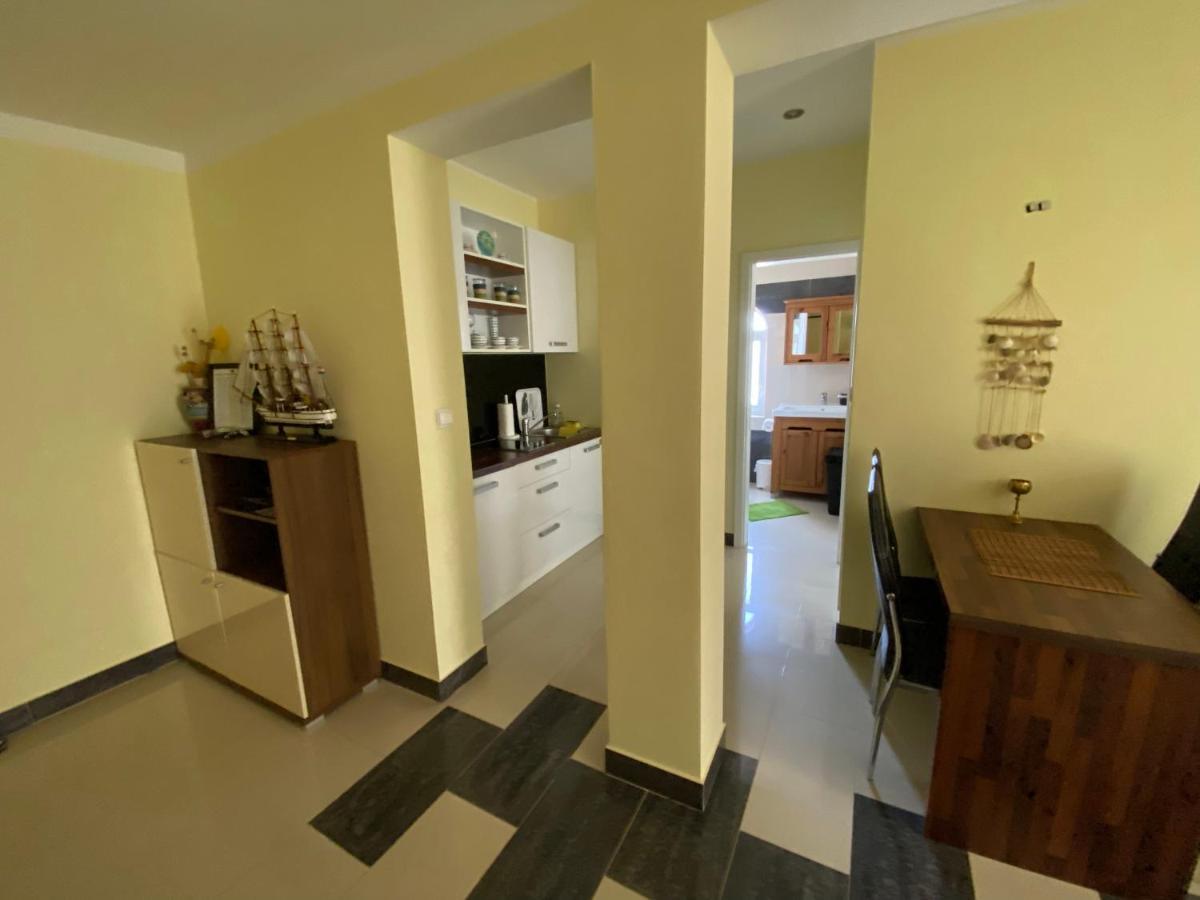 Apartments Villa Lora Kraj  Eksteriør billede