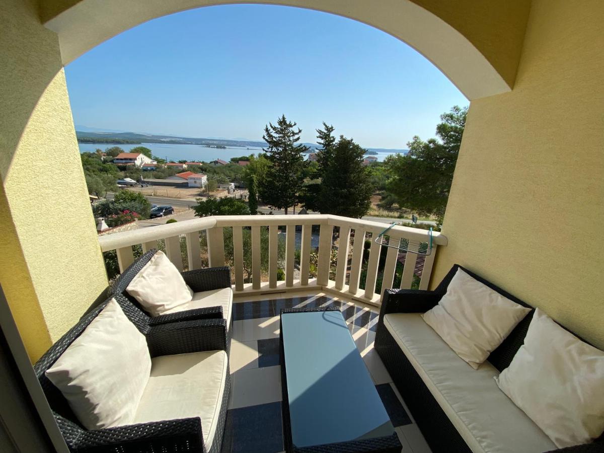 Apartments Villa Lora Kraj  Eksteriør billede