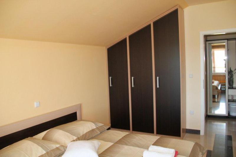 Apartments Villa Lora Kraj  Eksteriør billede