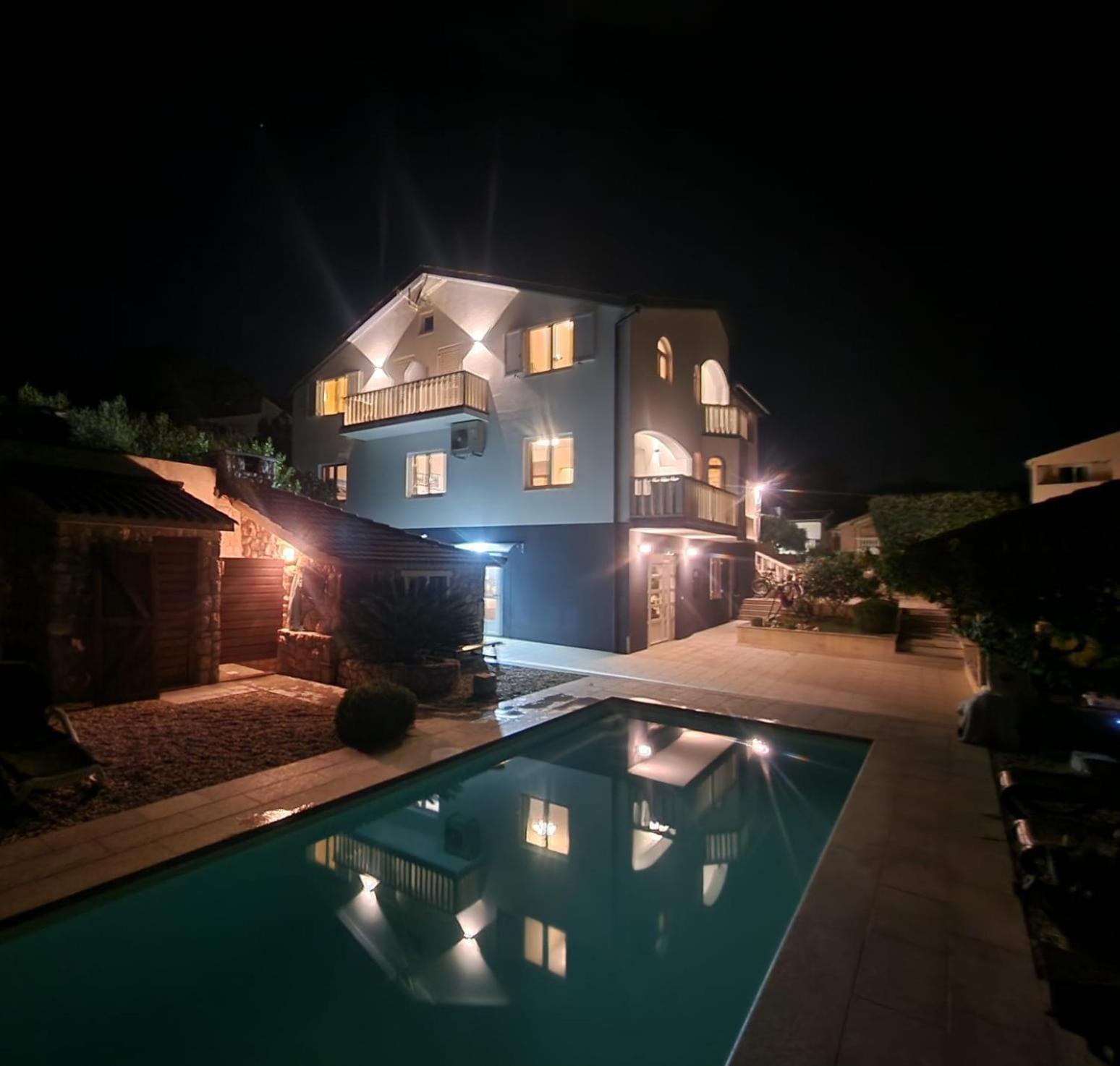 Apartments Villa Lora Kraj  Eksteriør billede