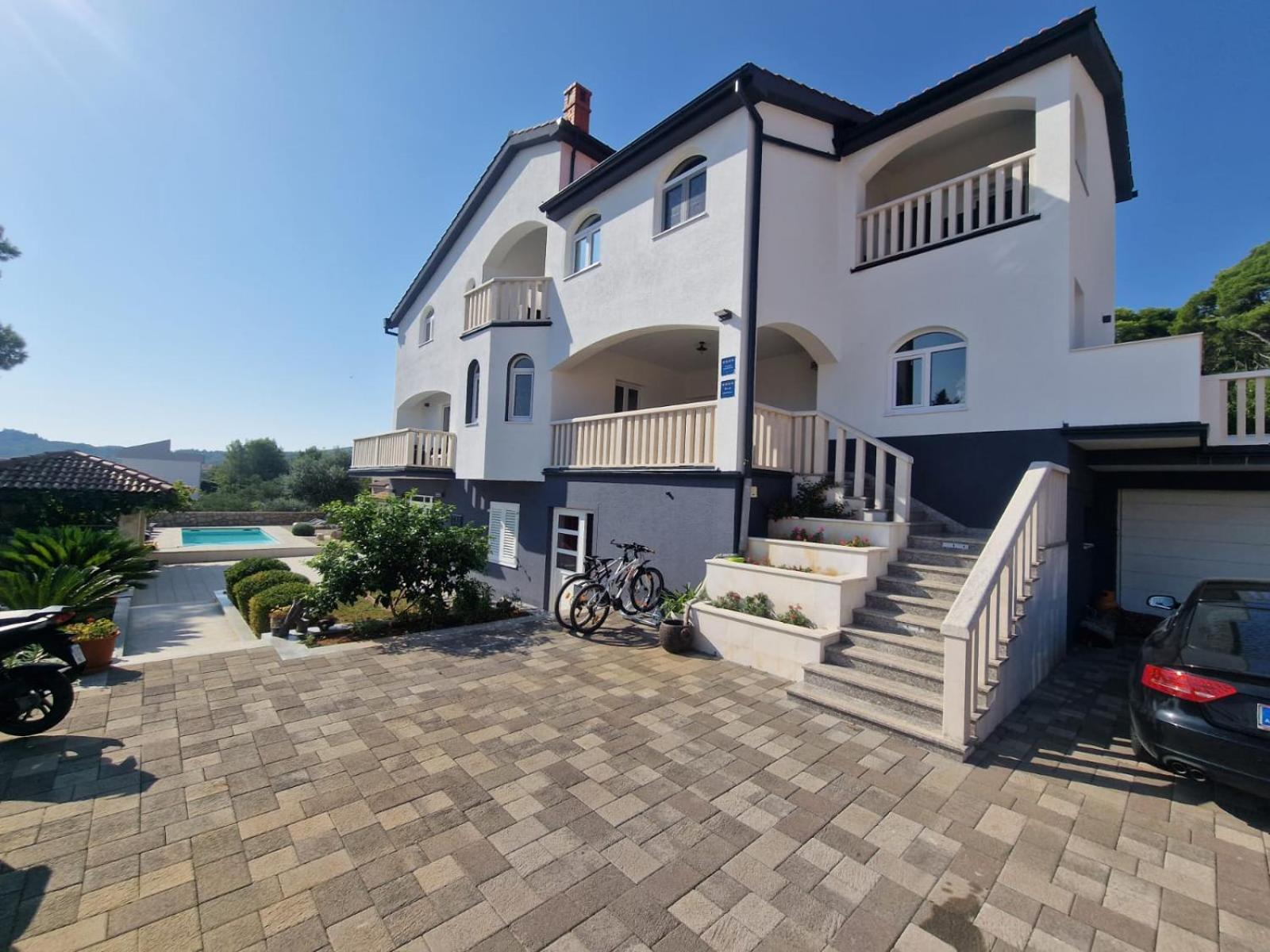 Apartments Villa Lora Kraj  Eksteriør billede