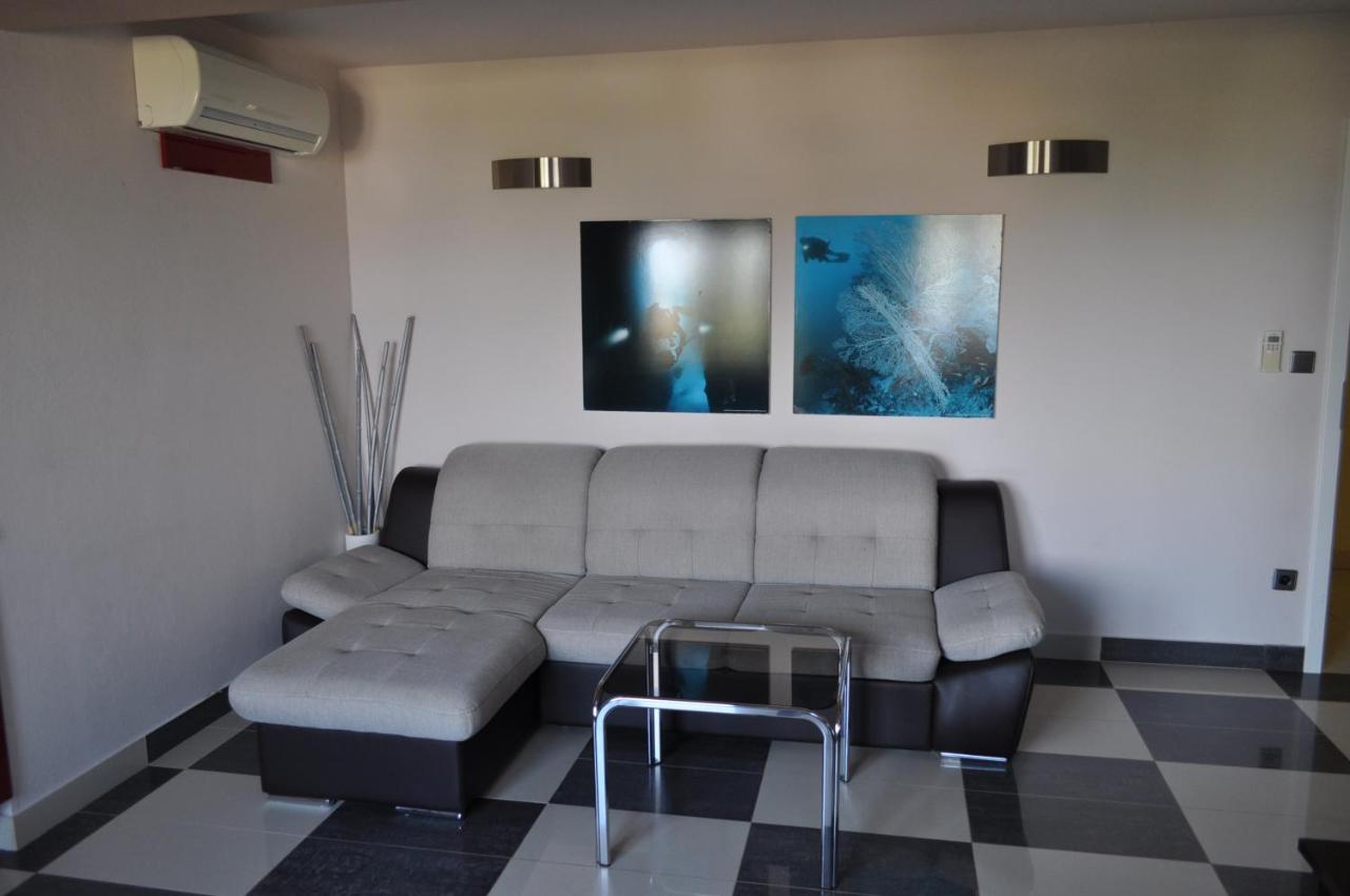 Apartments Villa Lora Kraj  Eksteriør billede